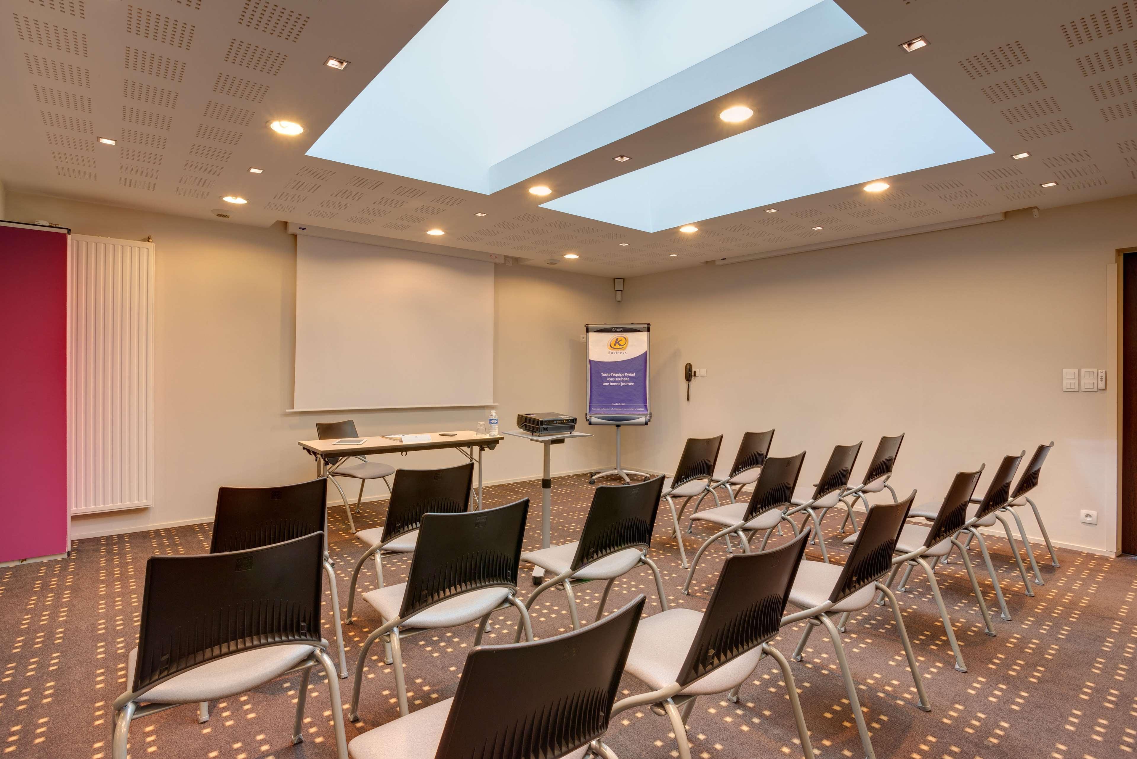 Kyriad Rennes Nord Hotel Екстер'єр фото