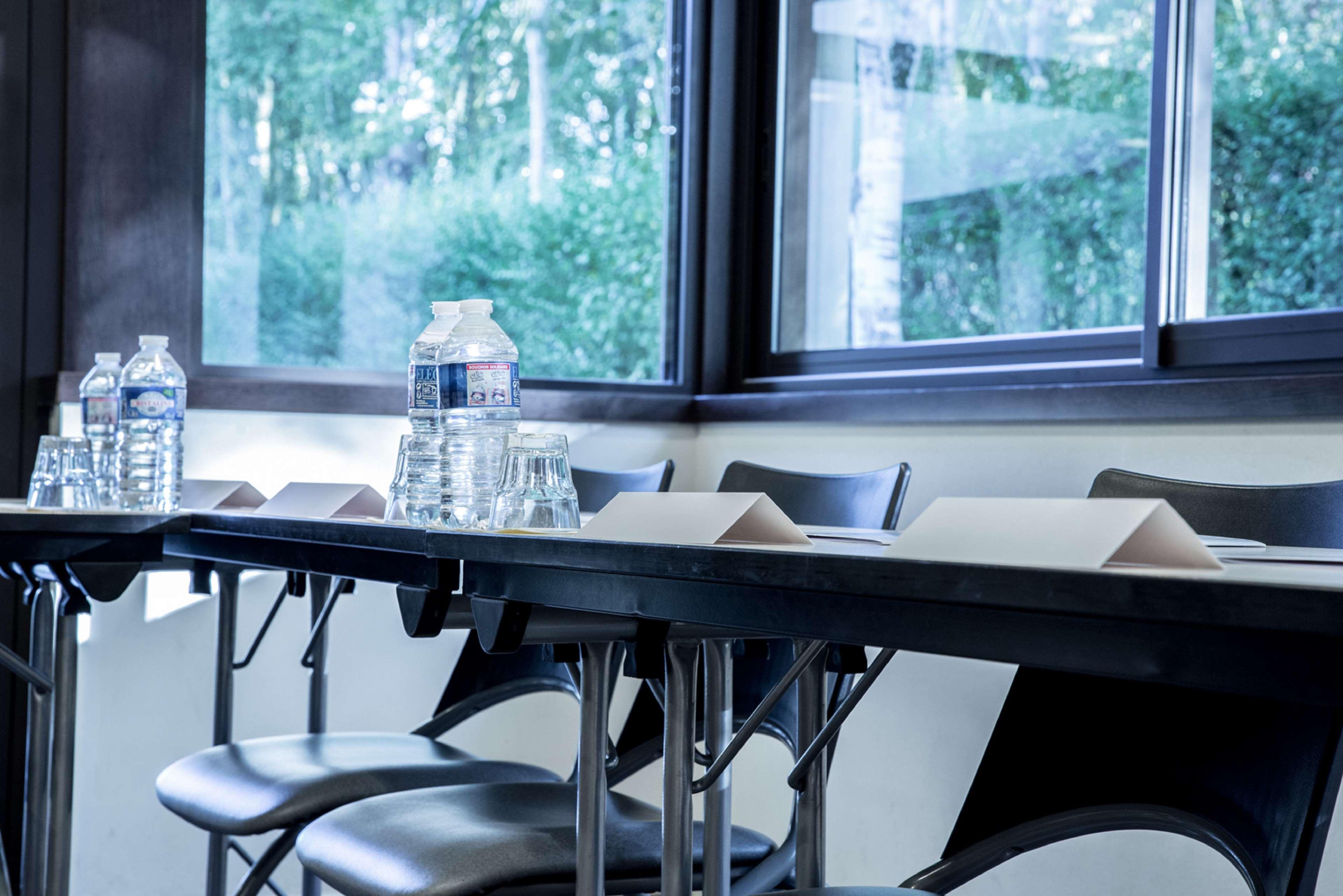 Kyriad Rennes Nord Hotel Екстер'єр фото