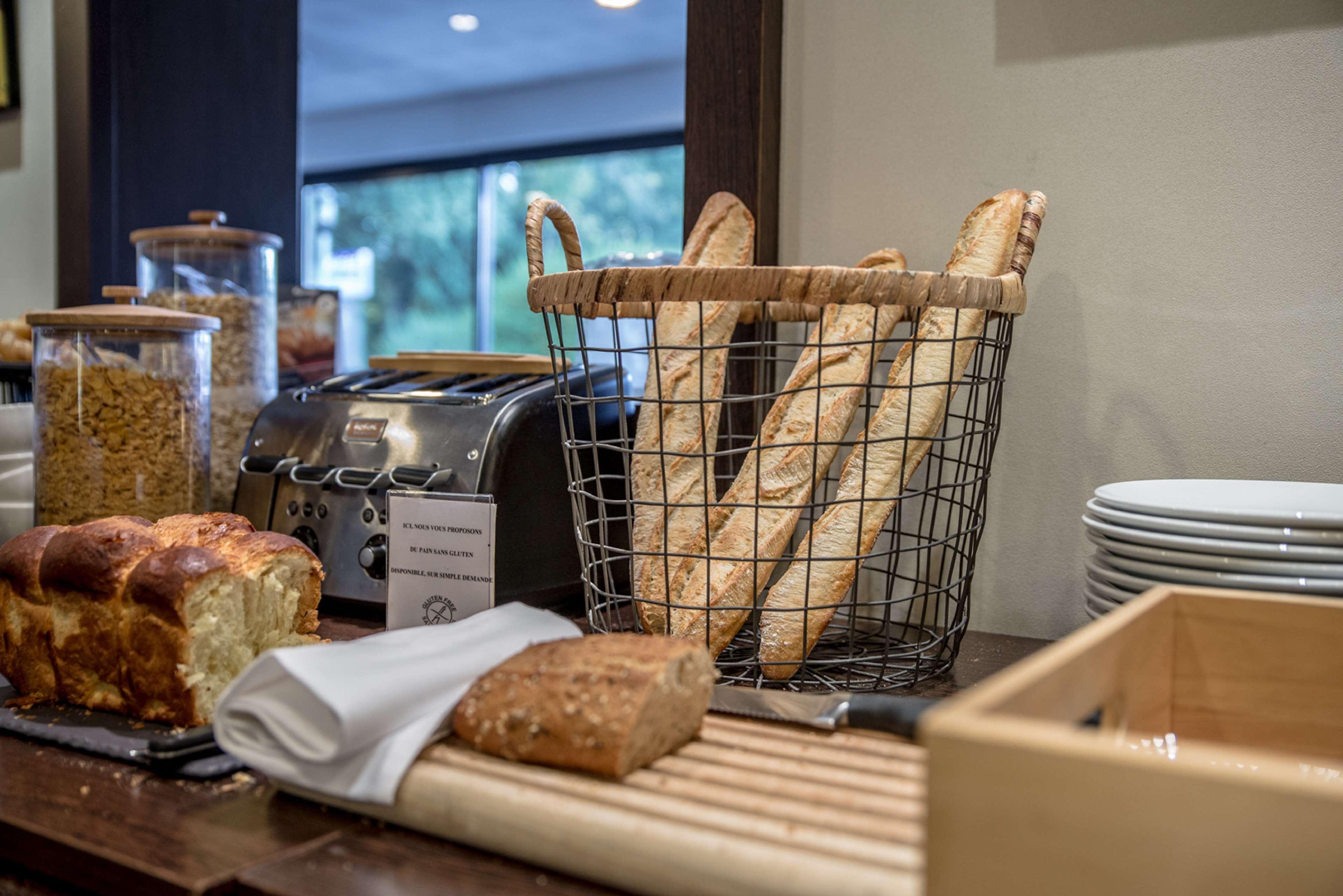 Kyriad Rennes Nord Hotel Екстер'єр фото